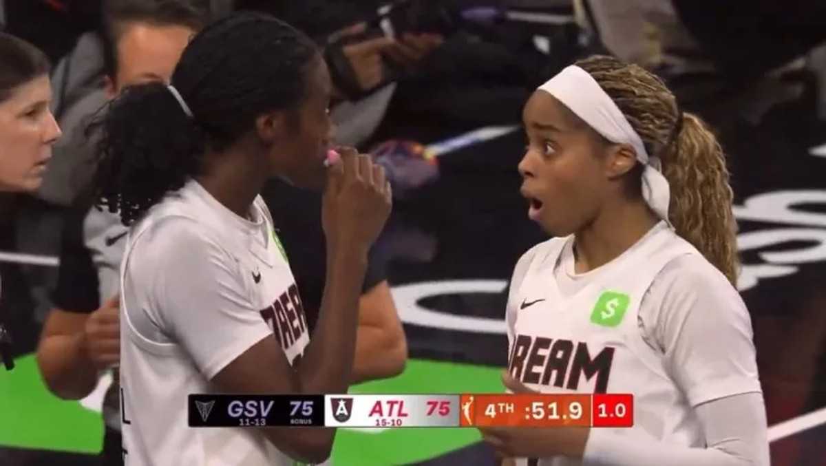 Έριξαν... δονητή σε αγώνα του WNBA! (vids &amp; pic)