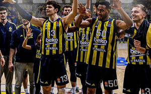 H Φενέρμπαχτσε 101-100 την Παρί με buzzer τρίποντο του Χέις-Ντέιβις! (vids)