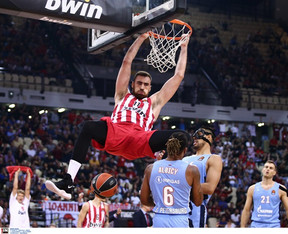 Euroleague: Τρομερά καρφώματα από Ολυμπιακό και Παναθηναϊκό! (video)