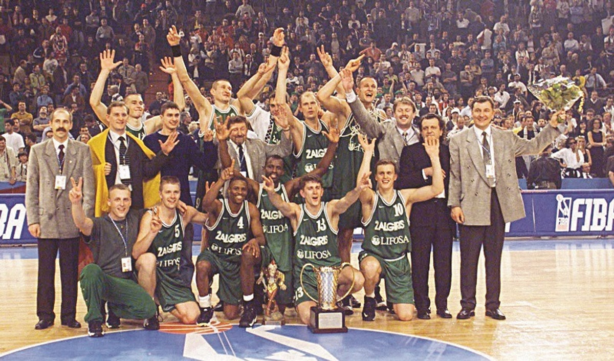 FINAL 4 1999: Η εκδίκηση της επίθεσης (pics &amp; vids)
