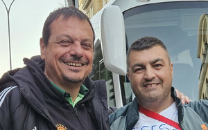 Αταμάν: Συνάντηση με φαν του στη Μαδρίτη (pic)