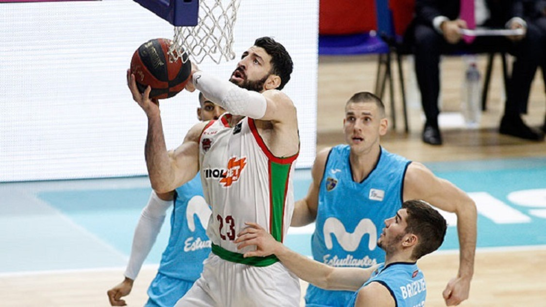 Στο &quot;νήμα&quot; ο Σενγκέλια τον ΜακΦάντεν και MVP του μήνα στην Liga Endesa