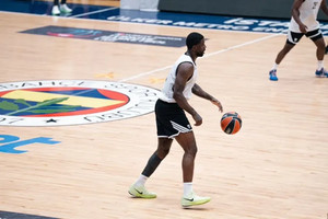 Η Ντουμπάι νίκησε με 93-92 τη Φενέρμπαχτσε στην Κωνσταντινούπολη! (pics)
