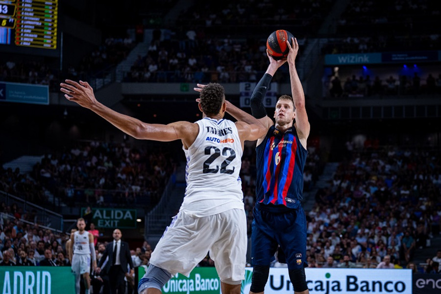 Ρεάλ Μαδρίτης-Μπαρτσελόνα 82-93: Το 20ό πρωτάθλημα με σούπερ Μίροτιτς-Βέσελι!