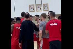 Ολυμπιακός: Η πρώτη προπόνηση στο Άμπου Ντάμπι (vid)