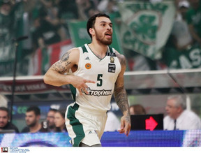 Τζέιμς: &quot;Δεν μπορείς να αφήσεις να φύγουν όλοι&quot;