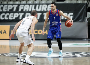 Εφές: &quot;Σκούπισε&quot; την Μπεσίκτας με 96-66 και πέρασε στον τελικό