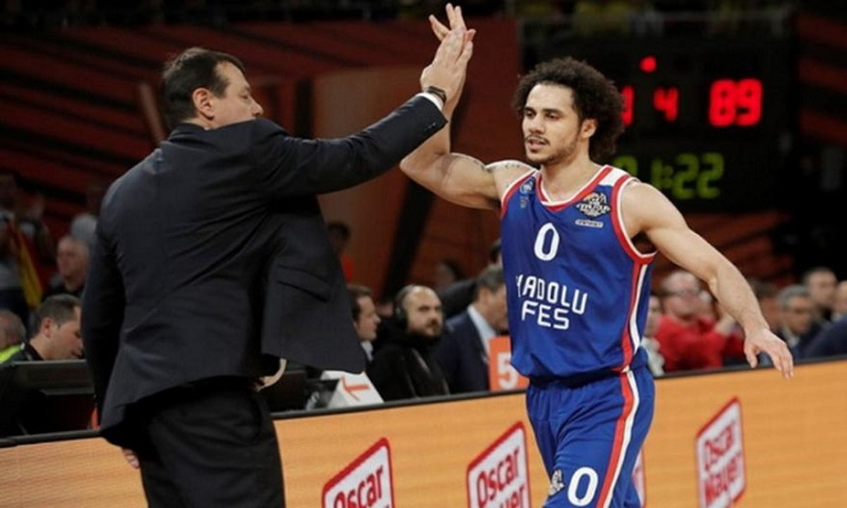 Λάρκιν: &quot;Τρέφω σεβασμό για τη συμβολή του Αταμάν στην καριέρα μου&quot;