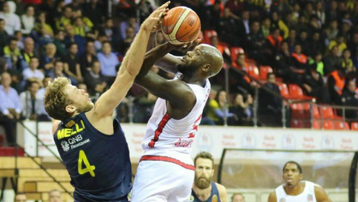 Επιστροφή στις νίκες για τη Φενέρμπαχτσε, 67-55 την Γκαζιάντεπ
