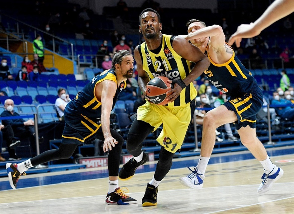 Φενέρμπαχτσε: &quot;Παρέλαση&quot; και στη Μόσχα με 107-76 απέναντι στη μισή Χίμκι