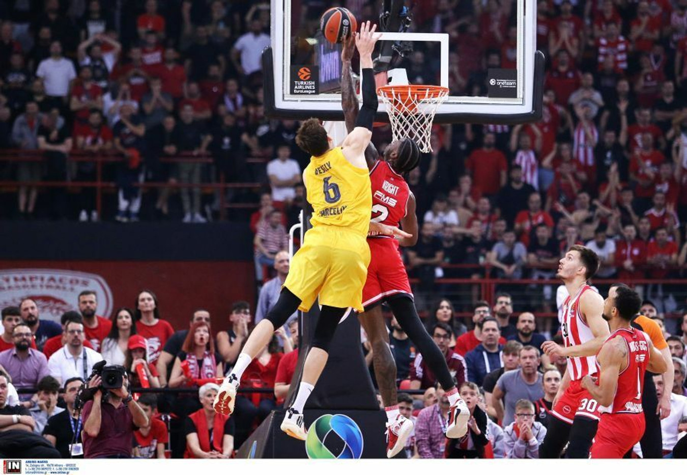 Euroleague Τοp-10: Η... αρχοντική τάπα του Ράιτ στον Βέσελι στο Νο1