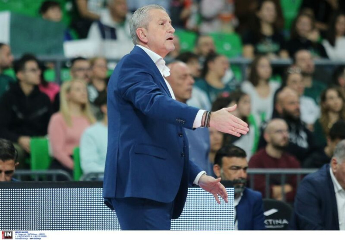 Ζούρος: &quot;Σήμερα μπήκαν μόνο οι φανέλες στο γήπεδο, περιμένουμε νέο παίκτη&quot; (vid)