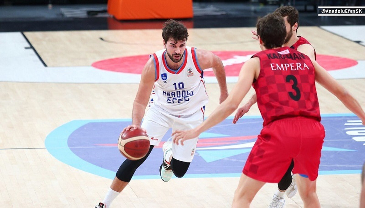 Ισοπεδωτική η Εφές, 102-63 την Γκαζιαντέπ