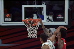 Ο MVP Κλάιμπερν έκανε το καλύτερο κάρφωμα του Final Four (video)