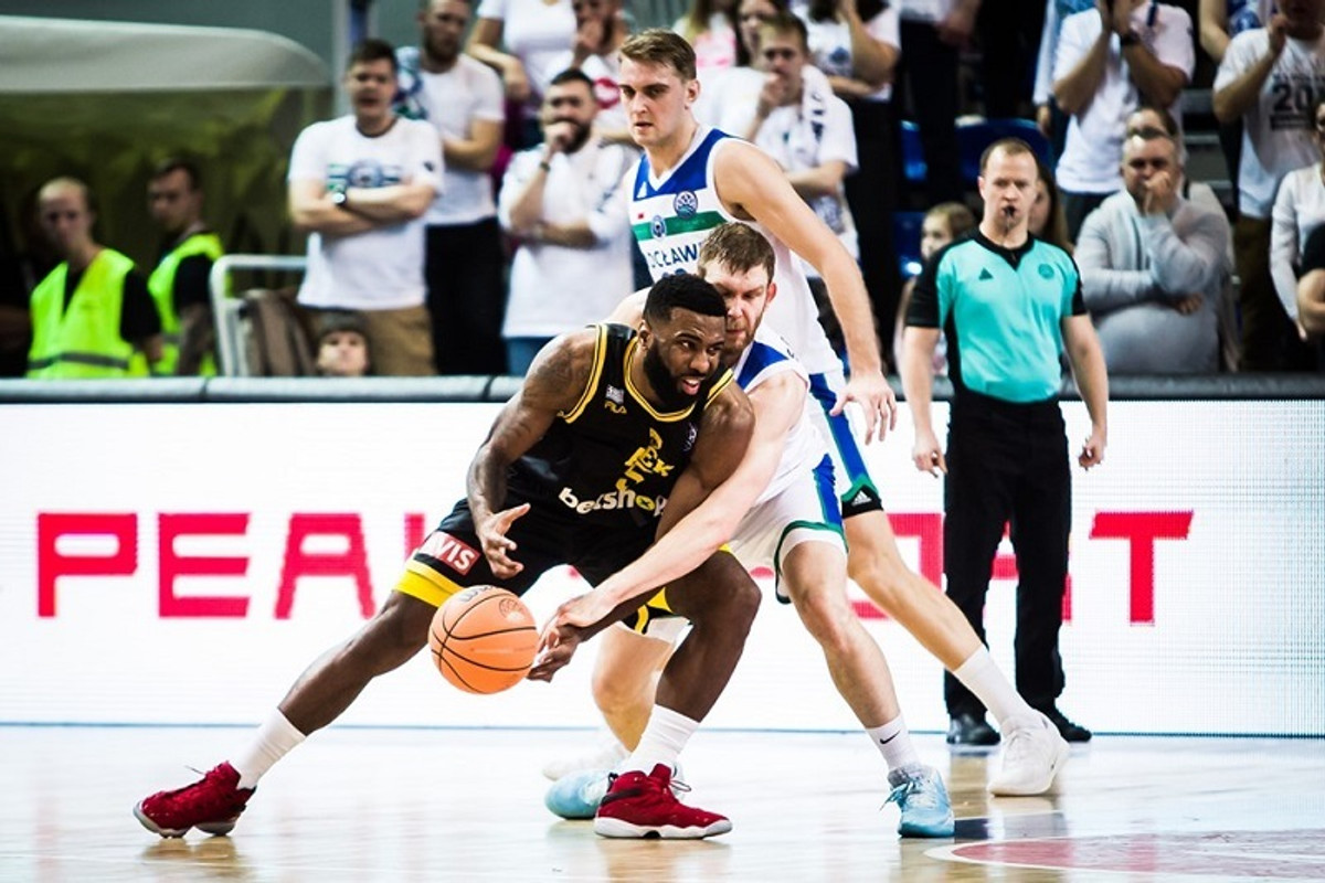 Σταθερό βήμα πρωτιάς για ΑΕΚ, 79-77 την Ανβίλ στην Πολωνία (video)