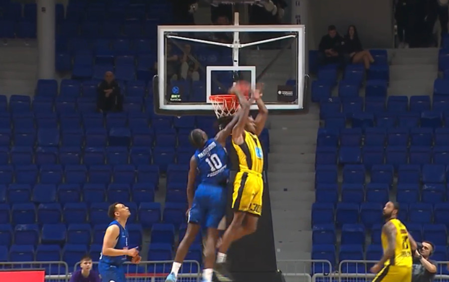 EuroCup: Στη 2η θέση του Top-10 το ανάποδο κάρφωμα του Μπάνκστον (video)