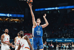Η Εφές παρέδωσε το στέμμα με νίκη, 87-72 τη Μονακό (vid)