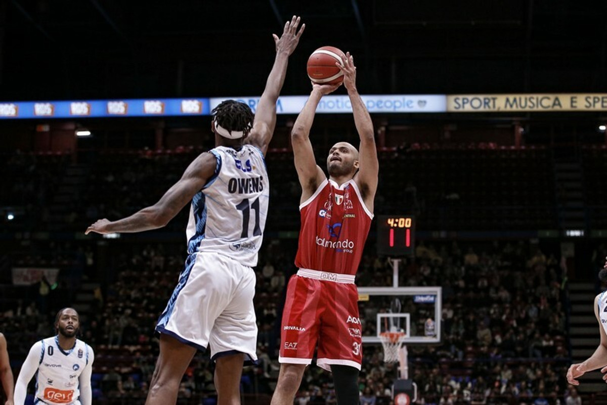 Η Μιλάνο 86-84 τη Νάπολι χωρίς Νέιπιερ-Λο (vid)