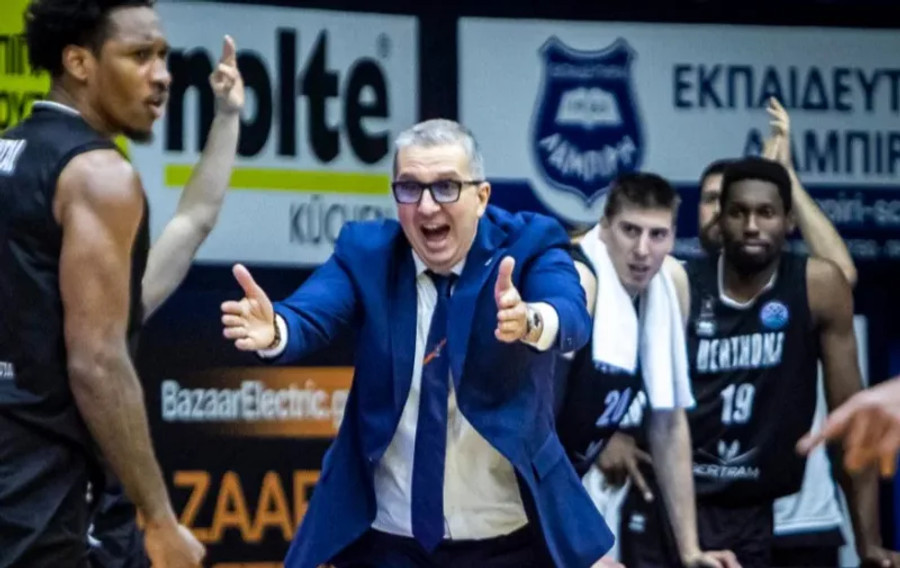 Ντε Ραφαέλε: "Συγχαρητήρια στο Περιστέρι, πάλεψε πολύ και στα δύο παιχνίδια"