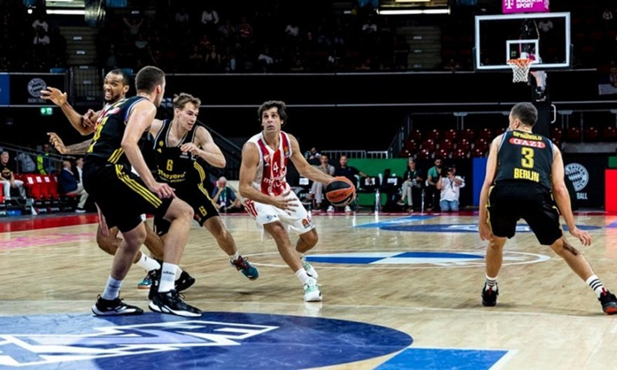Άλμπα Βερολίνου-Ερυθρός Αστέρας 56-74: Νικηφόρο ντεμπούτο για Τεόντοσιτς