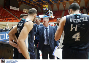 Παπαθεοδώρου: &quot;Ήμασταν δυο ταχύτητες πίσω&quot; (video)