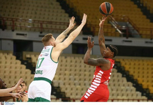 Ολυμπιακός-Ζαλγκίρις: Η photo gallery από τον αγώνα στο άδειο ΣΕΦ