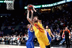 Εφές-Μπαρτσελόνα 93-95: Ο Σανλί εκτέλεσε την πρώην ομάδα του με ρεκόρ καριέρας!