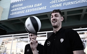 ΠΑΟΚ: Η επίσκεψη της ομάδας στο περίπτερο της ΔΕΘ (vid)