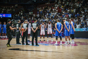 Ενός λεπτού σιγή για τη βασίλισσα Ελισάβετ πριν από το Ιταλία-Μεγάλη Βρετανία (videos)