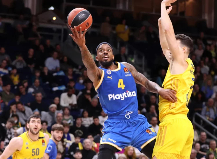 Πάτησε γκάζι στο τέλος η Μακάμπι, 83-70 την Άλμπα στο Βερολίνο