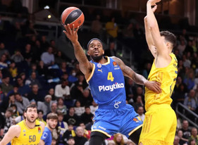 Πάτησε γκάζι στο τέλος η Μακάμπι, 83-70 την Άλμπα στο Βερολίνο