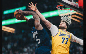 Με Έντουαρντς και Αντετοκούνμπο το NBA Top-10 (vid)