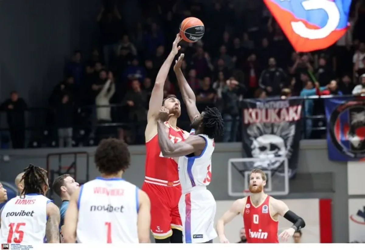 Live: Πανιώνιος Χυμοί Viva-Ολυμπιακός 78-84 (τελικό)
