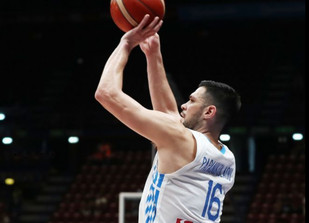 Παπανικολάου: Έχουμε γίνει λάστιχο ανάμεσα σε Euroleague-FIBA