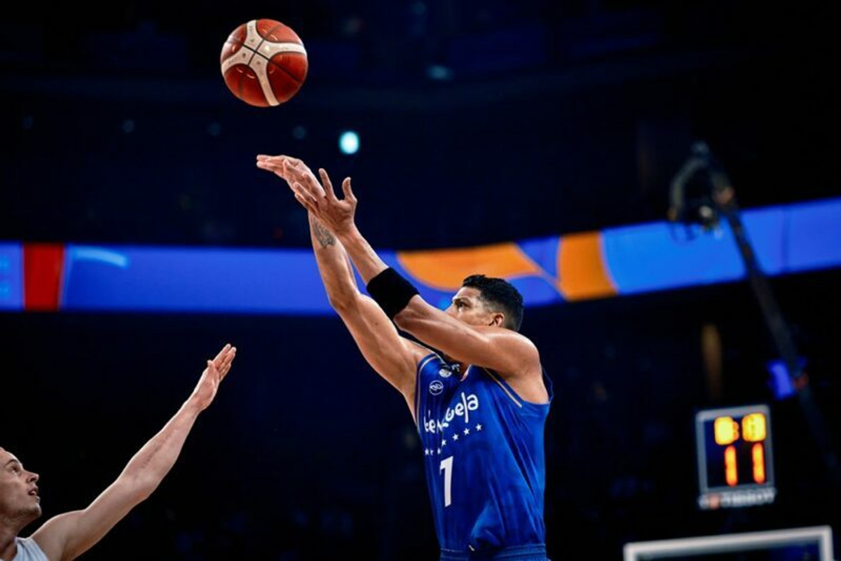 Βενεζουέλα: Buzzer beater πίσω από το κέντρο και 9 τρίποντα σε 10 λεπτά με τη Σλοβενία! (video)
