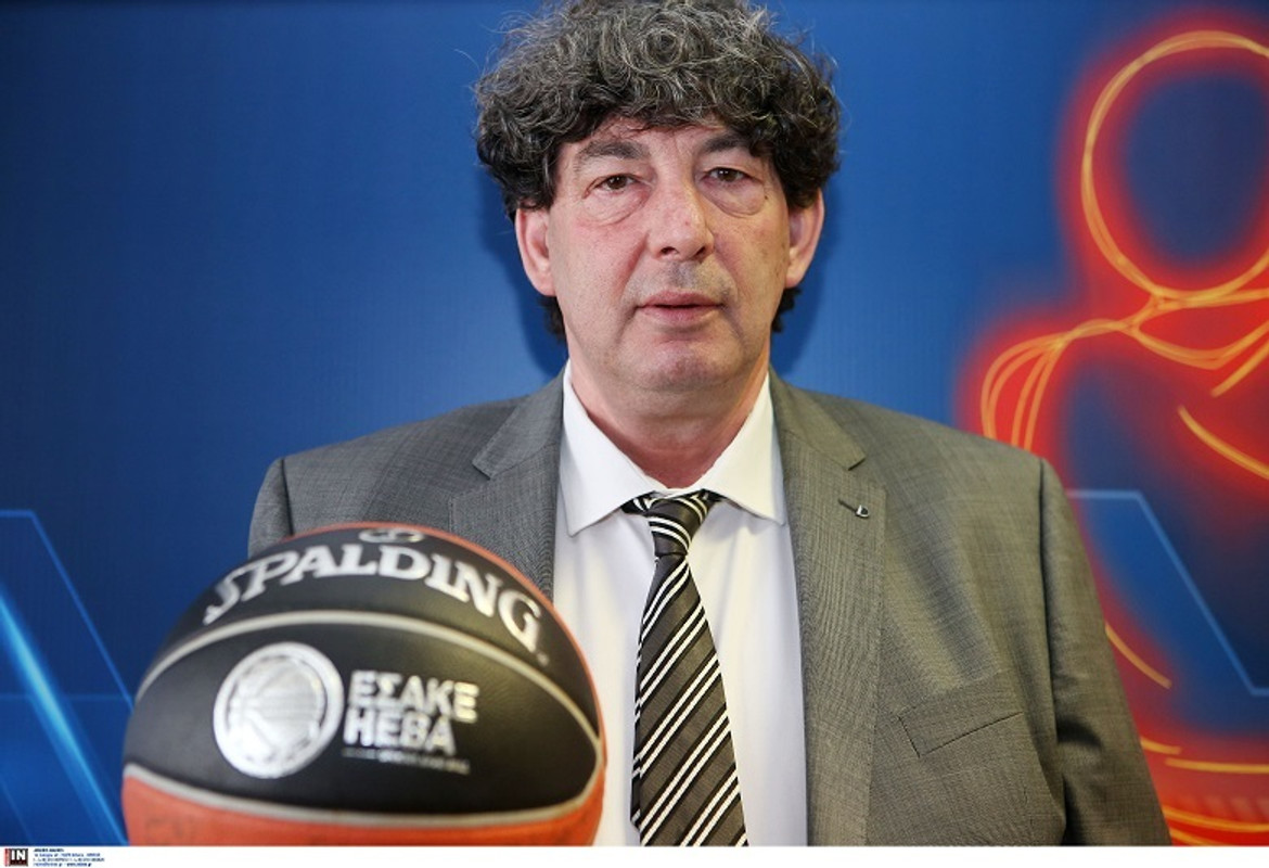 Ο Β. Γαλατσόπουλος στο τεύχος Απριλίου του AllStar Basket