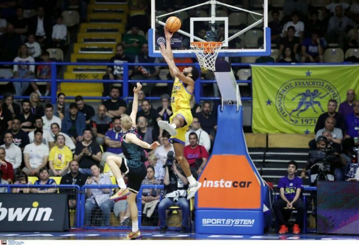 Δείτε πώς το Περιστέρι σάρωσε 90-62 τη Βόννη (vids)