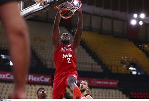 Ολυμπιακός-Ερυθρός Αστέρας 87-83: Με Ράιτ-Βεζένκοφ και 8 ασίστ του Φουρνιέ!