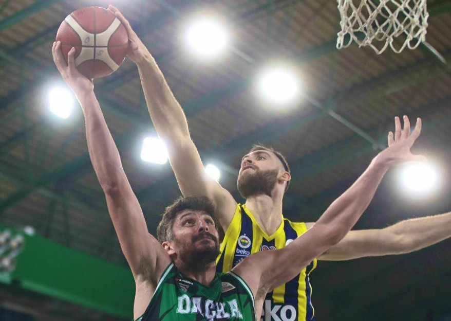 Φενέρμπαχτσε: Εύκολα 98-56 την Νταρουσάφακα με double-double Παπαγιάννη