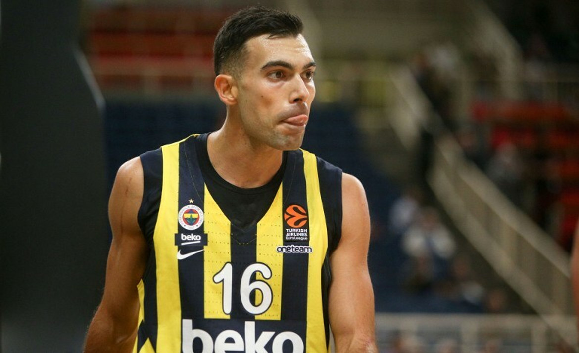 Με κορυφαίο τον Σλούκα η Φενέρμπαχτσε 75-59 την Τουρκ Τέλεκομ
