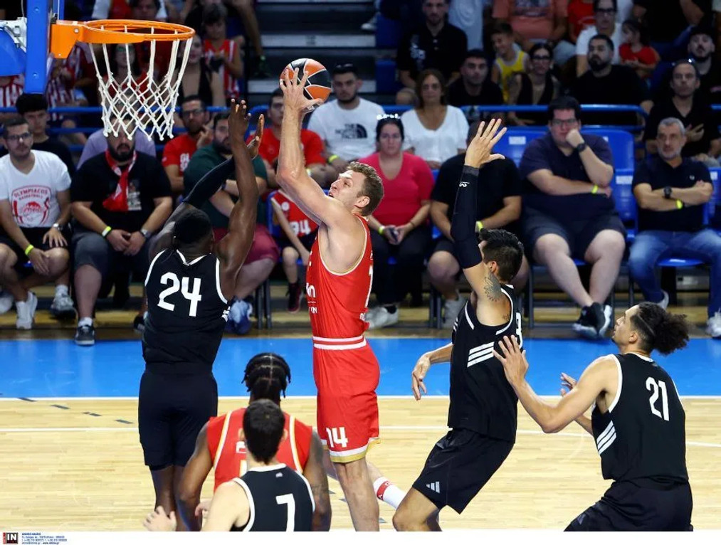 Ολυμπιακός: Ηττήθηκε και από την Παρί με 87-90 (gallery)