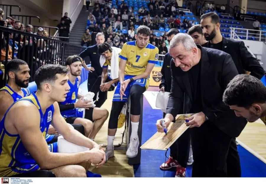 Δέχτηκε μπουκάλι νερού ο Λιμνιάτης, σκέφτεται να αποχωρήσει ο Γιατράς! (vids)