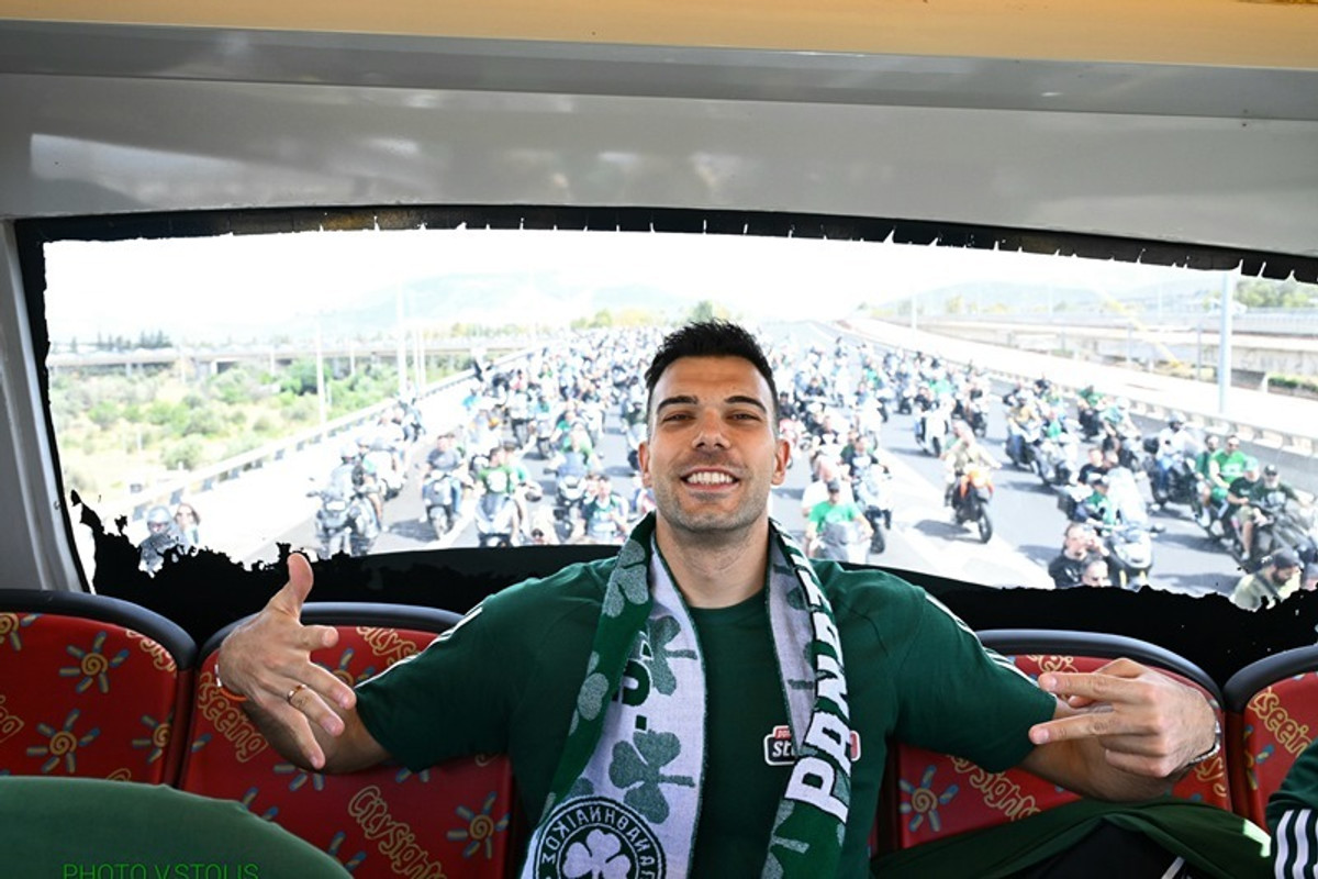 Παναθηναϊκός: Οι φωτογραφίες μέσα από το λεωφορείο (gallery)
