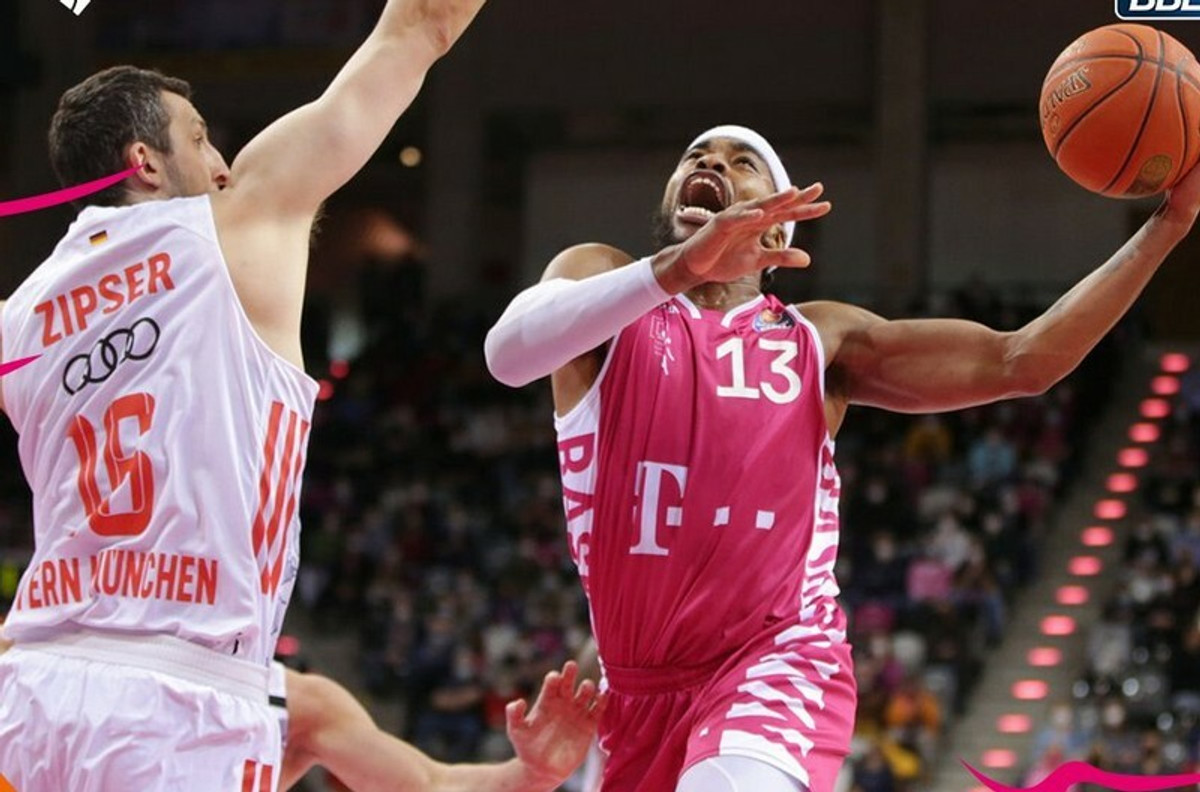 BBL: Η Βόννη διέσυρε την Μπάγερν και ανέτρεψε το -19! (vid)