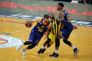 Ο Μοχάμεντ Άλι έβγαλε νοκ-άουτ τη Χίμκι, 93-85 η Φενέρμπαχτσε!
