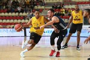 Με Φρέιζερ η ΑΕΚ 81-78 τη Βερόνα, με Μπάγερν στον τελικό του Τέραμο
