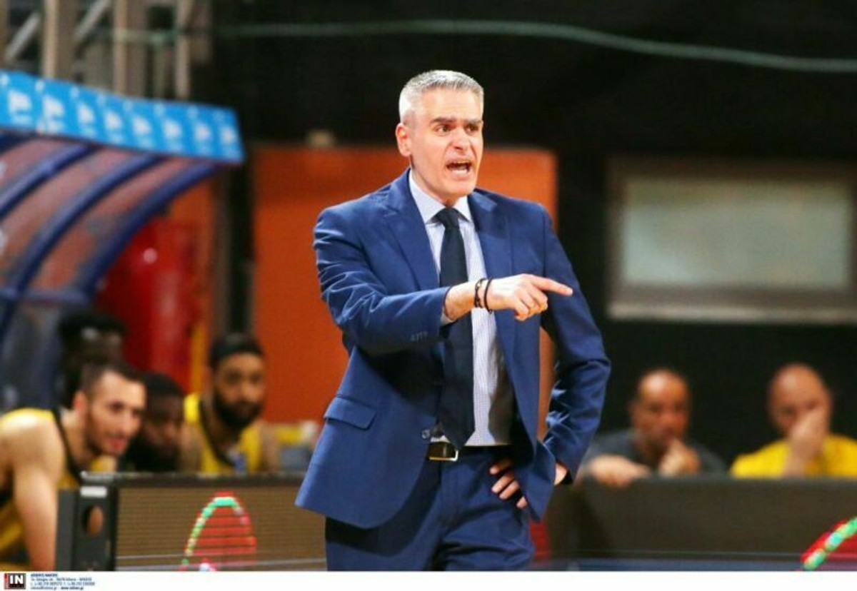 Καστρίτης: &quot;Θα πάμε στην Πάτρα για να κερδίσουμε τη σειρά&quot; (vid)