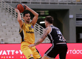 Ο Ζήσης 3ος σε αγώνες με την ΑΕΚ στη Stoiximan Basket League
