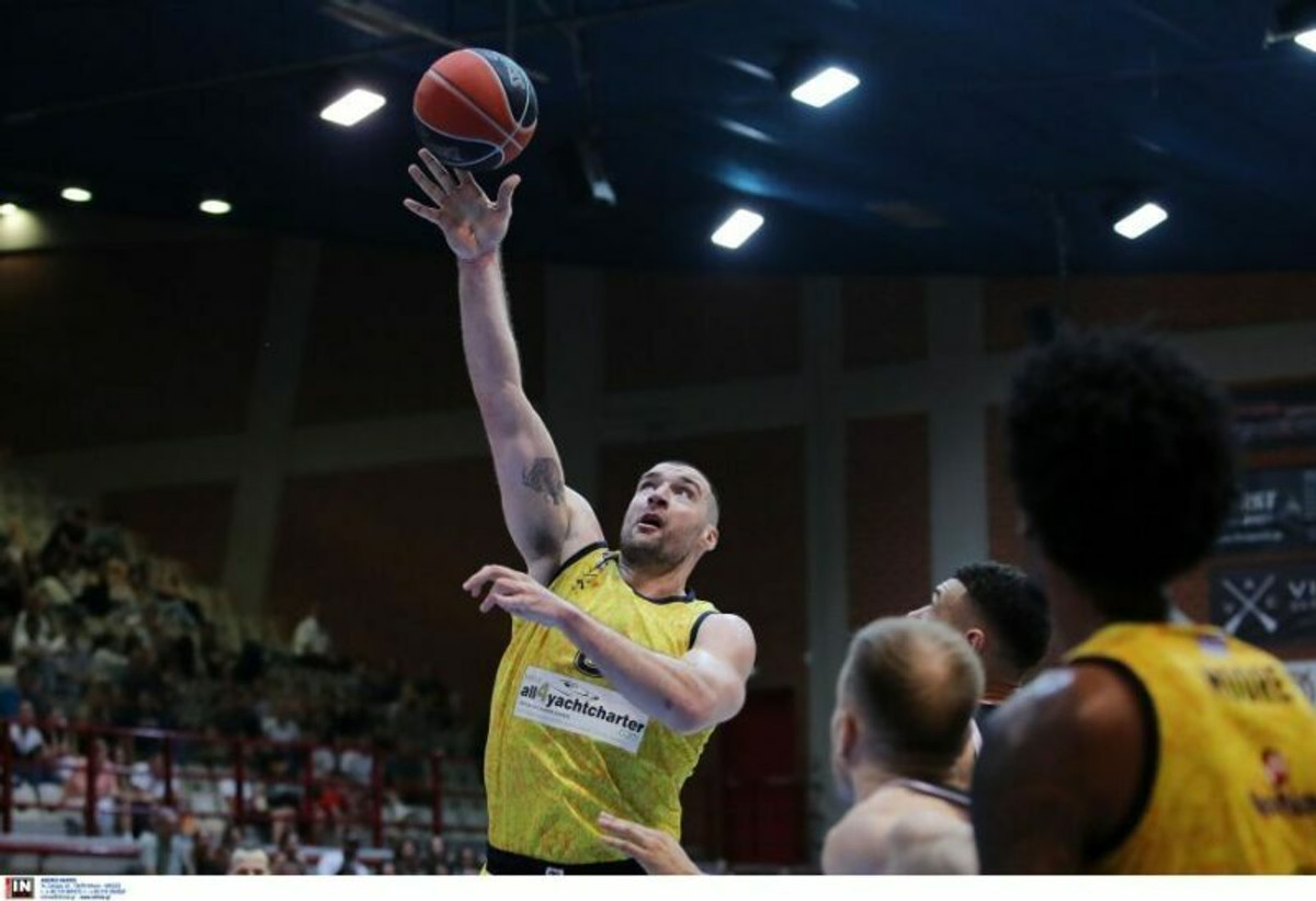 Live Streaming: Λαύριο-Μαρούσι στις 20:15