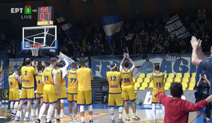 Περιστέρι: Παίκτες και φίλαθλοι τραγούδησαν στο τέλος του αγώνα με τον Ιωνικό (video)
